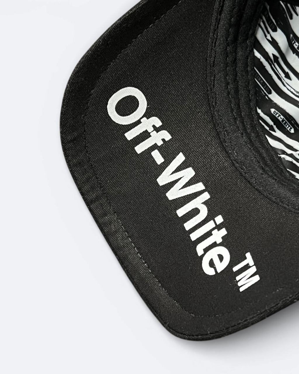 Off-White - Arrow Embroidery Logo Cap - Black