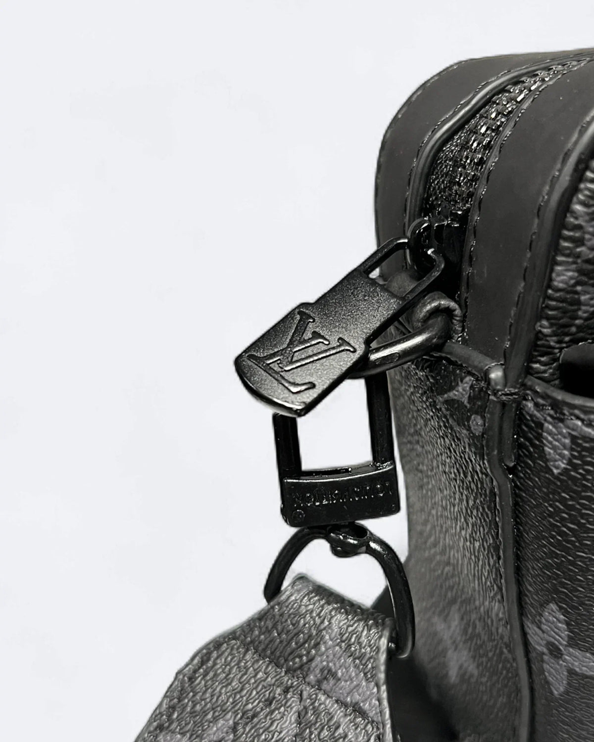 LVTN - Pattern Mini Messenger Bag - Black