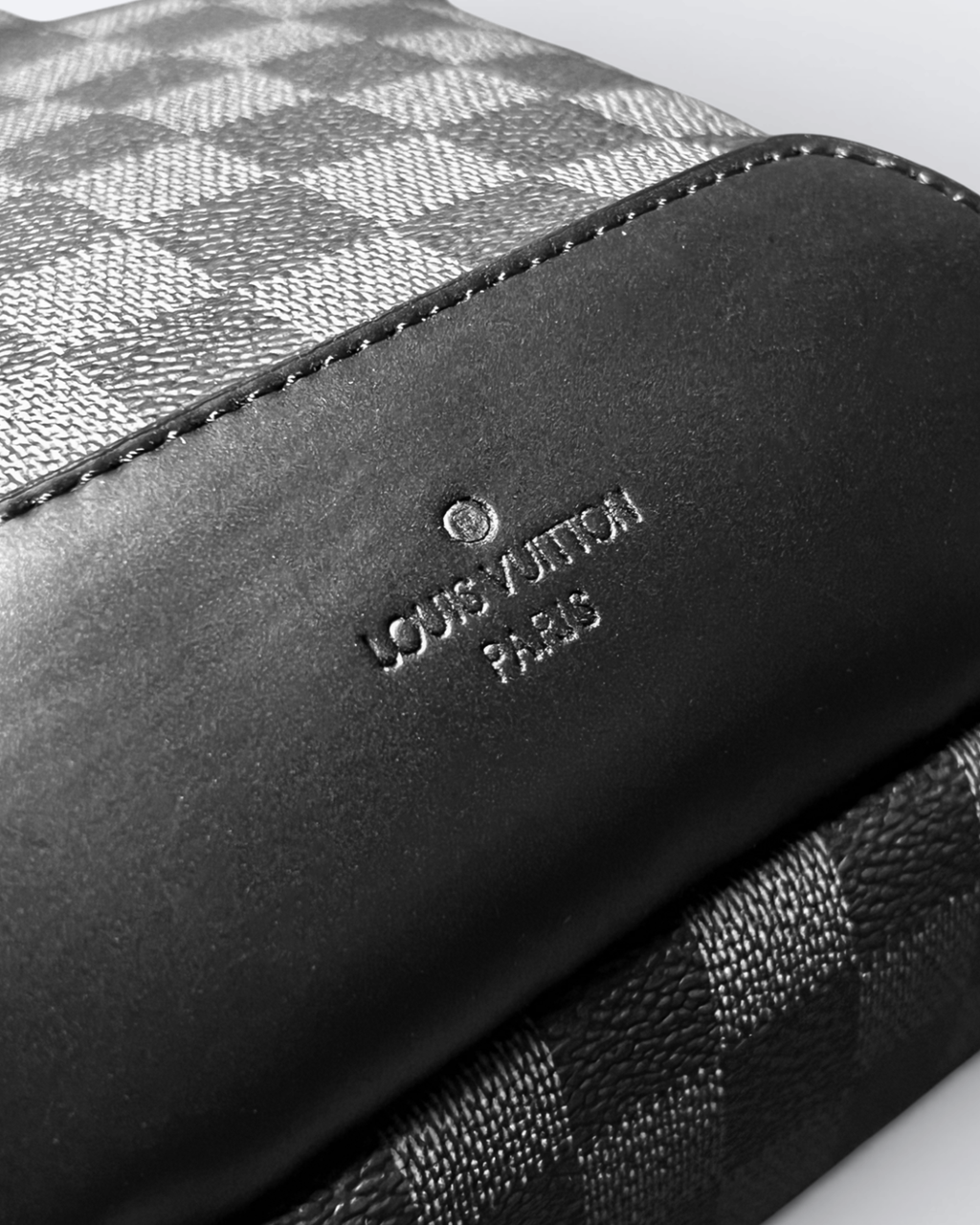 LVTN - Damier Avenue Crossbody Bag - Black