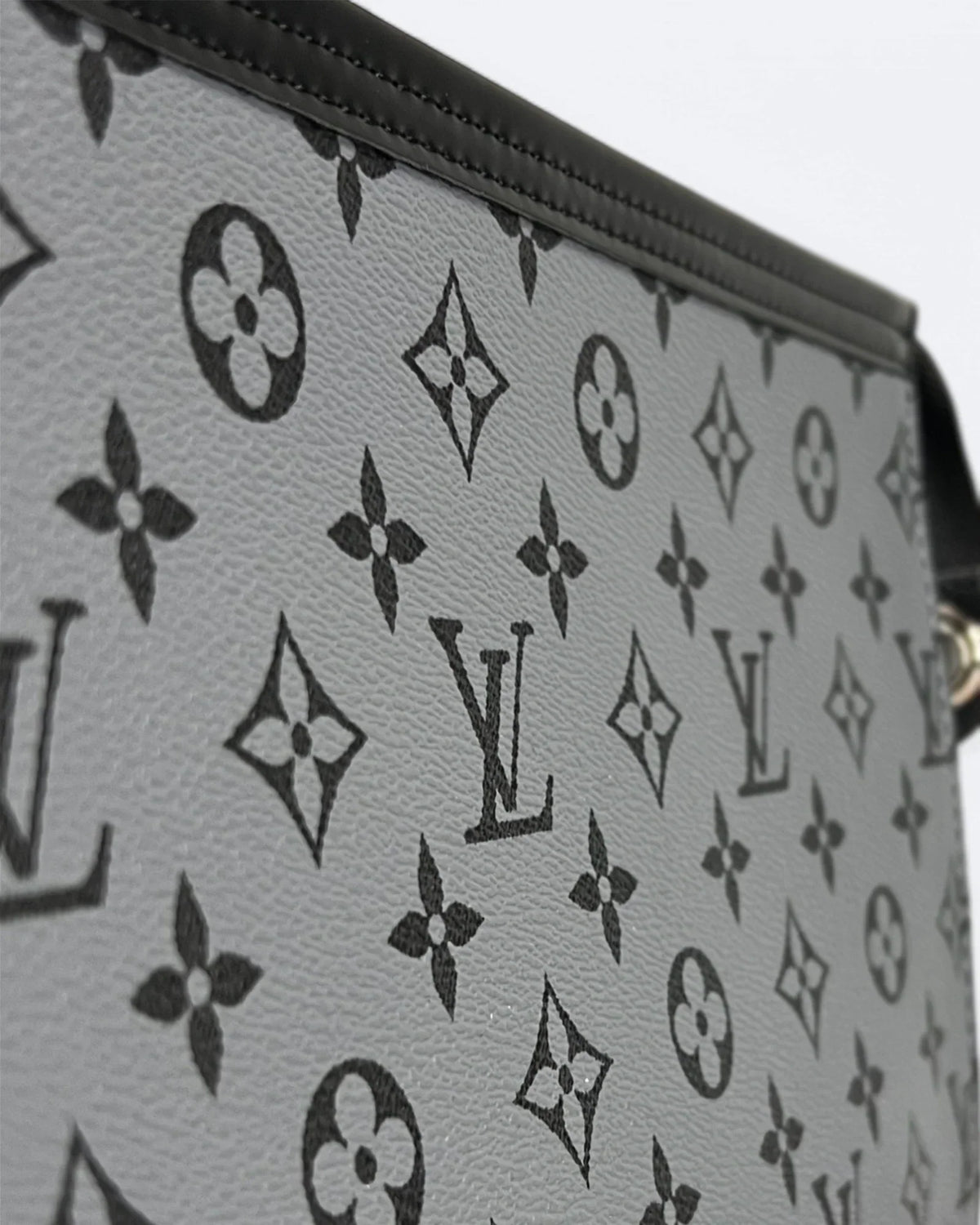 Louis Vuitton - LV Pattern Clutch - Gray